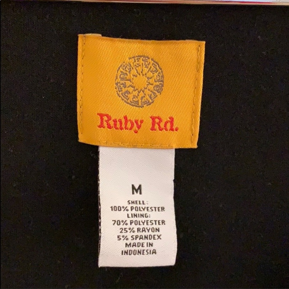 Unique Ruby Rd. Top - Picture 3 of 6